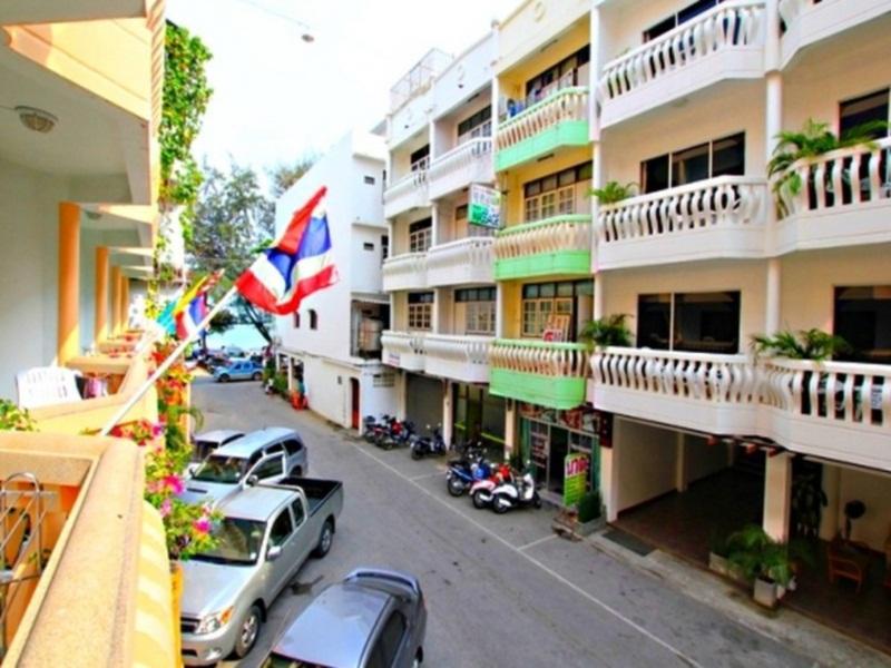 Khu vực xung quanh