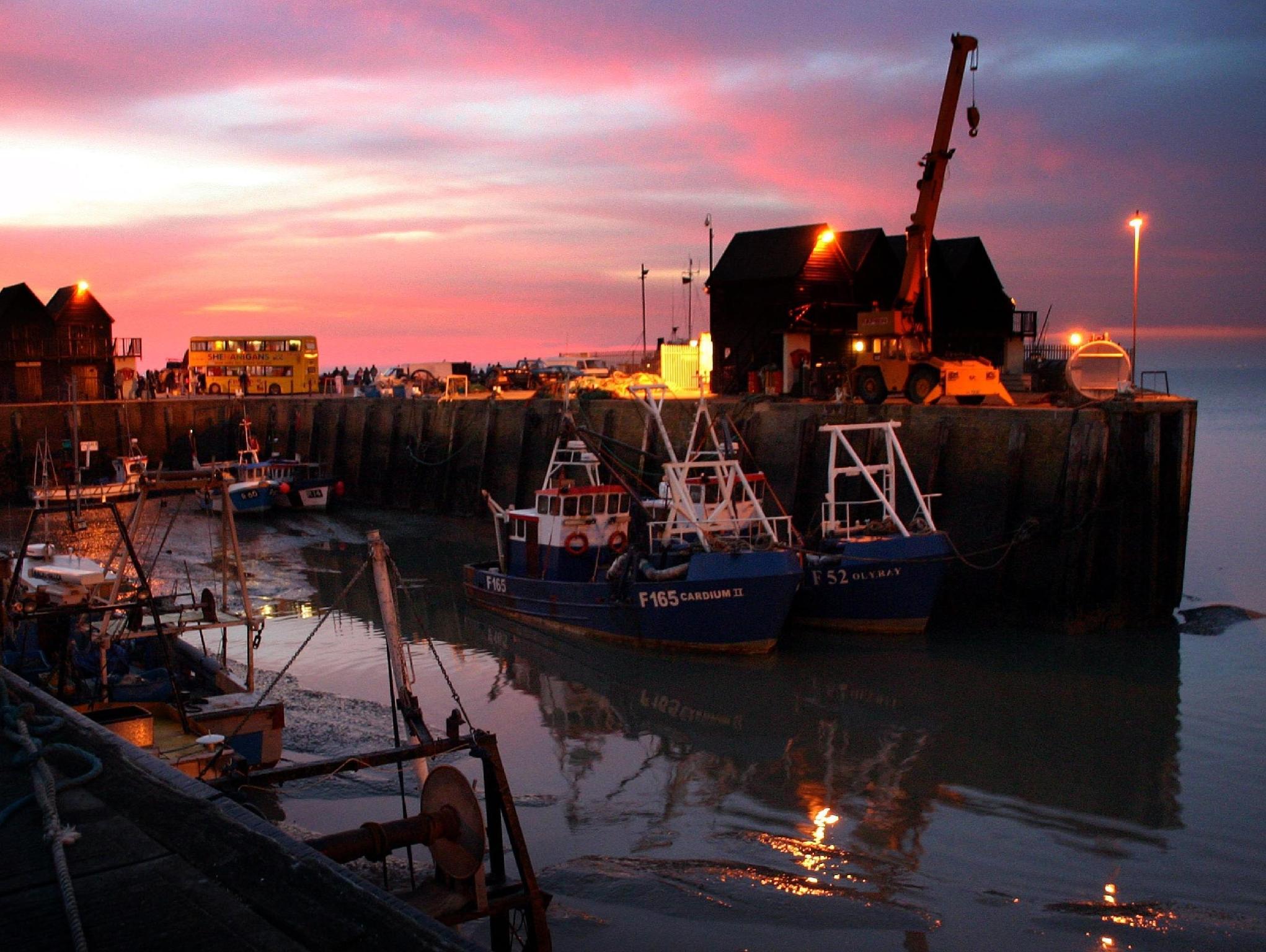 Khu vực xung quanh