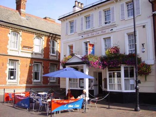 Ngoại cảnh khách sạn