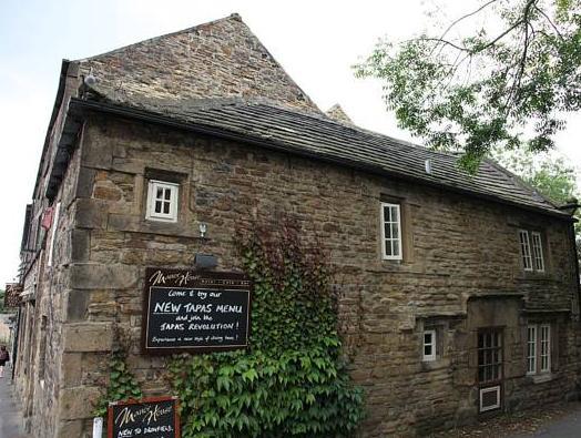 Ngoại cảnh khách sạn