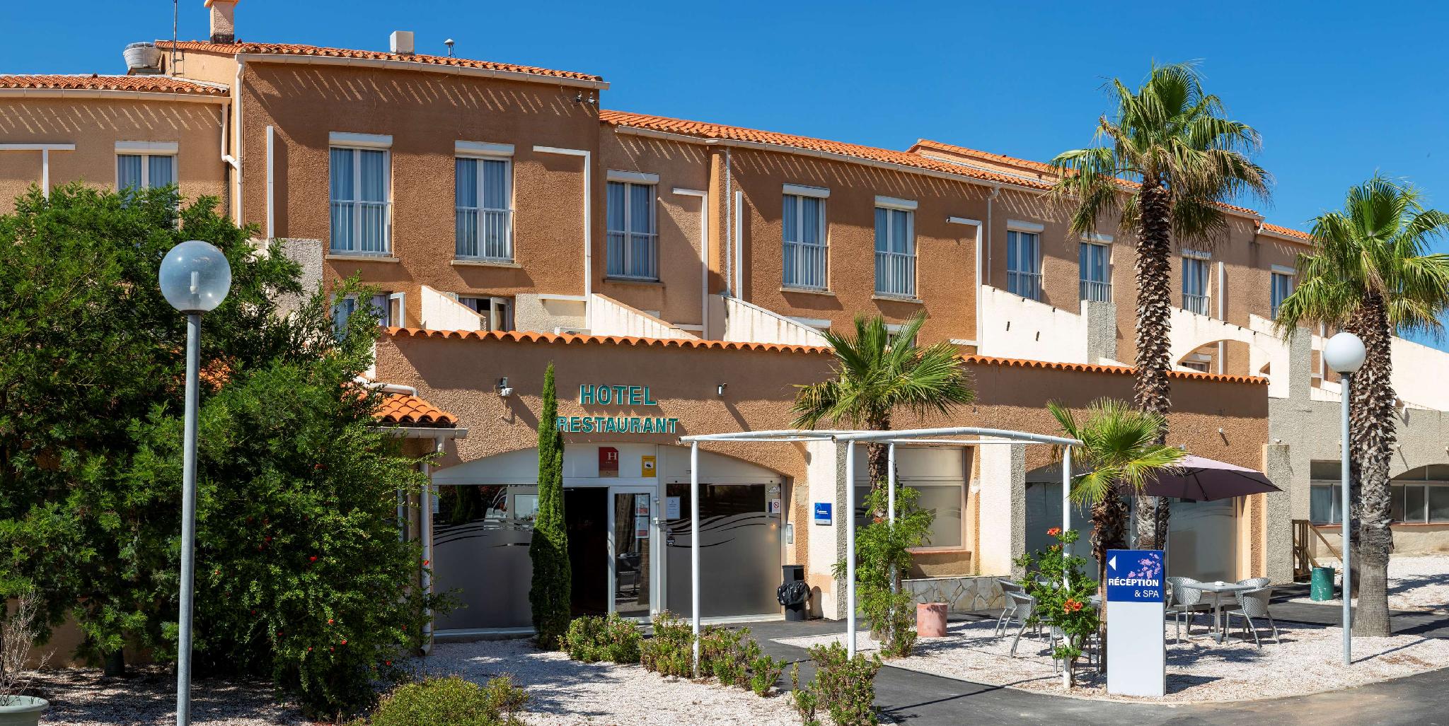 Ngoại cảnh khách sạn