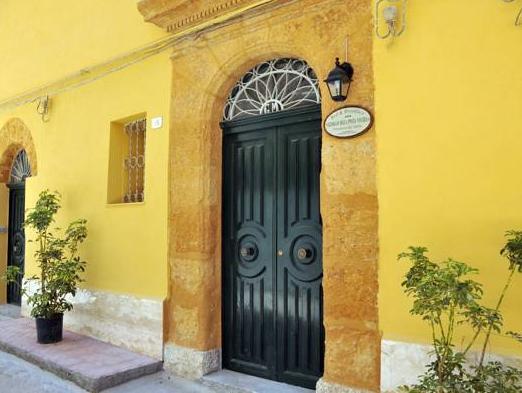 Ngoại cảnh khách sạn