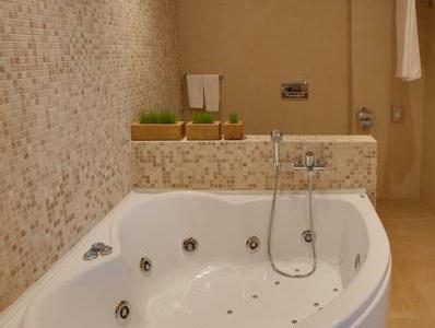 Bồn tắm nước nóng