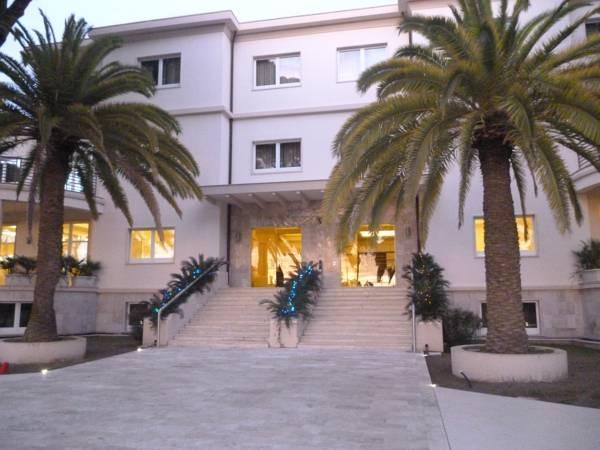 Ngoại cảnh khách sạn