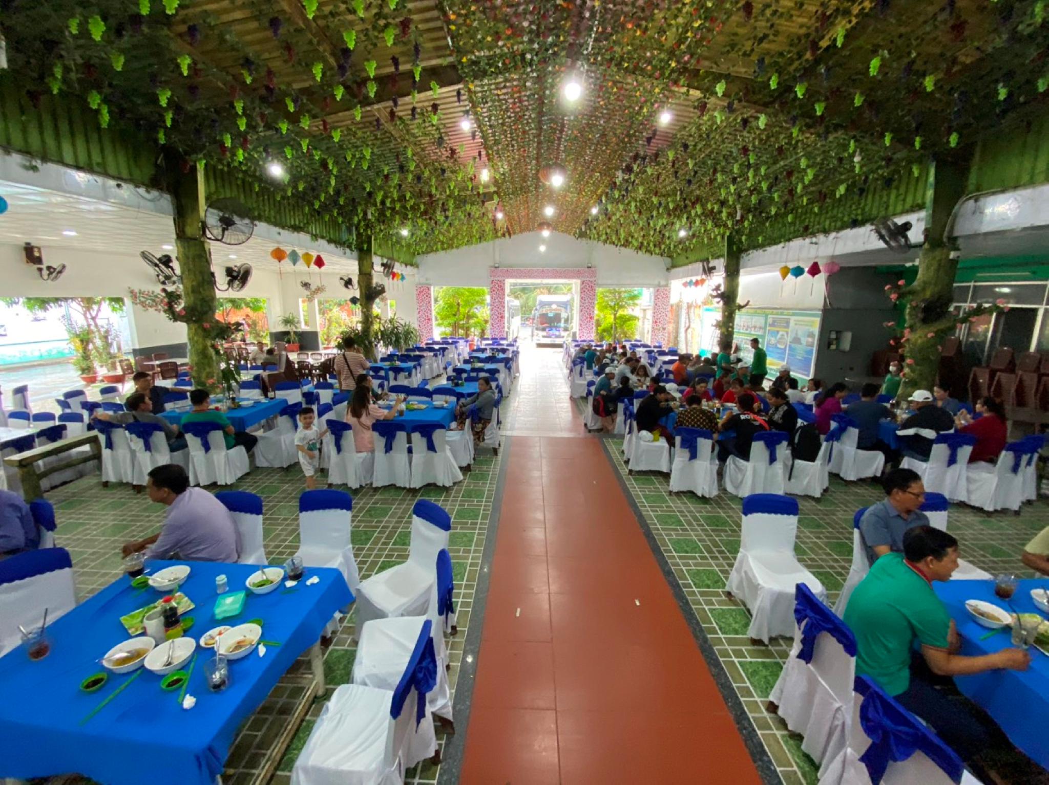 Ngoại cảnh khách sạn