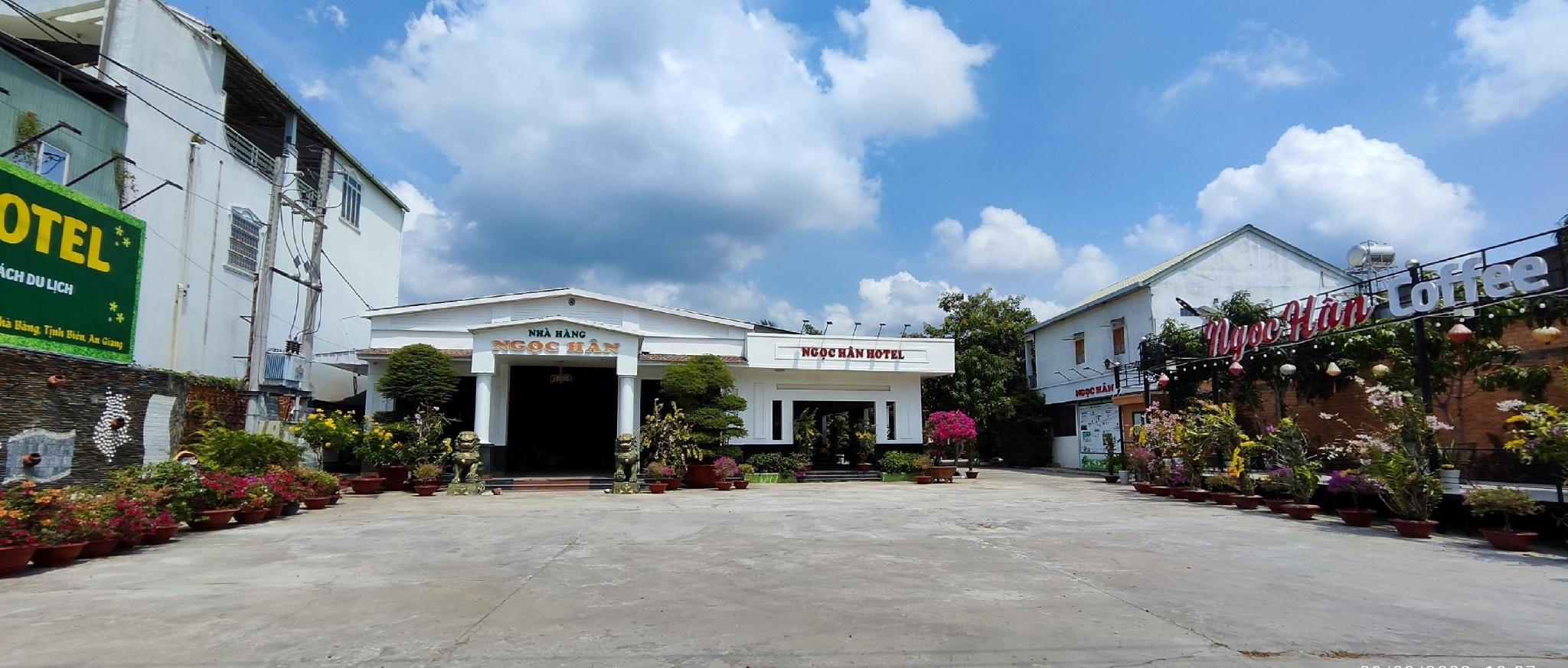 Ngoại cảnh khách sạn