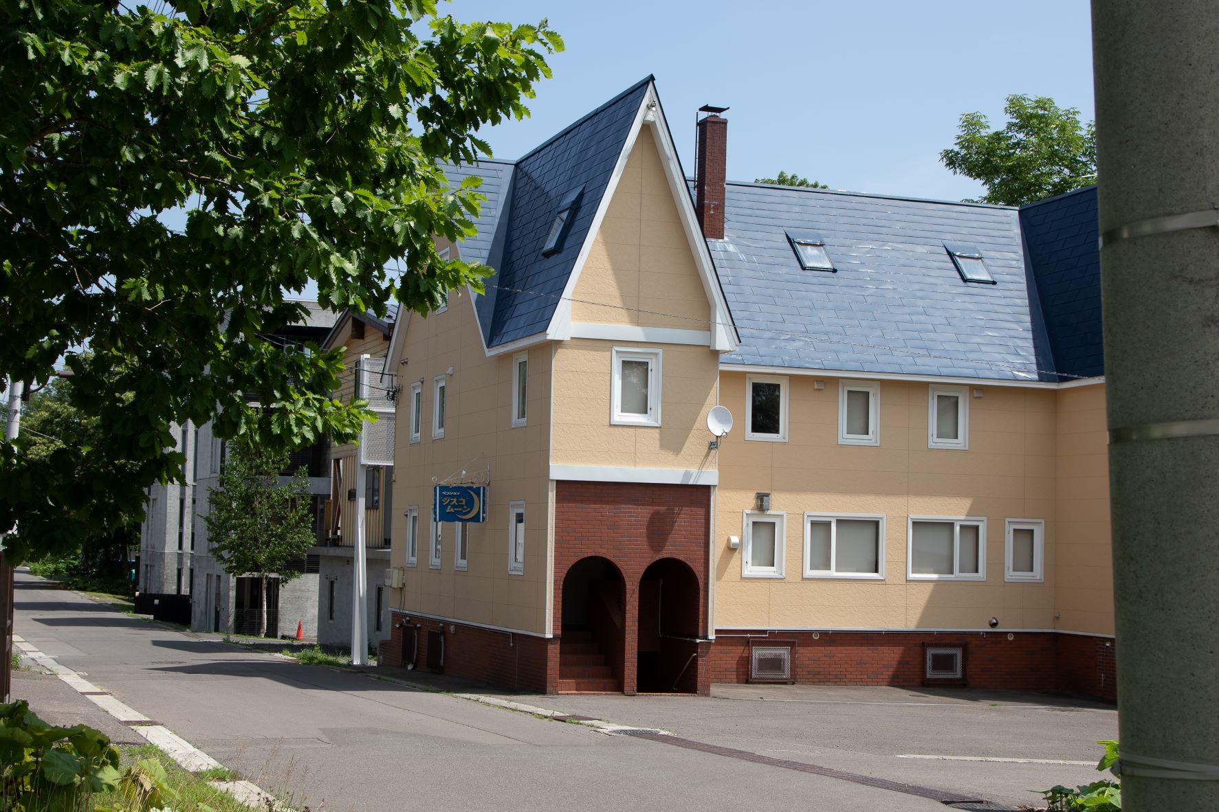 Ngoại cảnh khách sạn