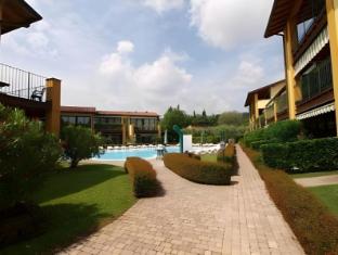 Khu vực xung quanh