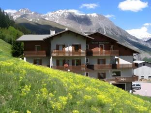 Ngoại cảnh khách sạn