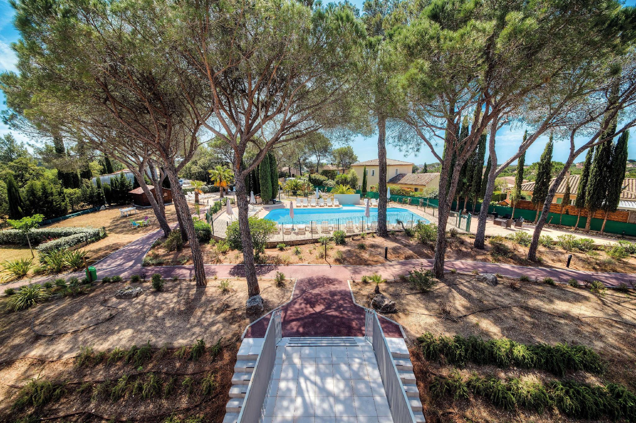 Ngoại cảnh khách sạn