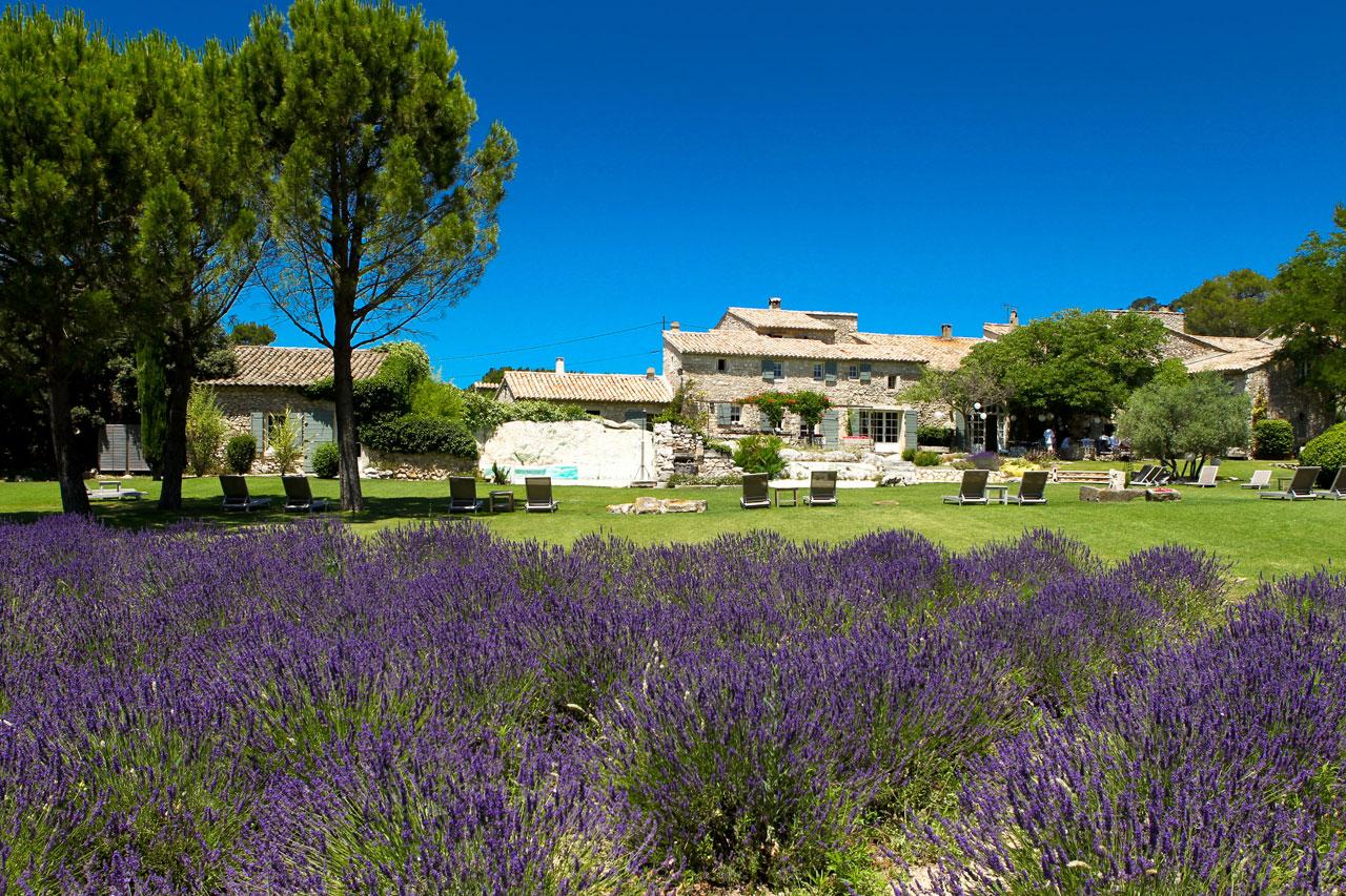 Ngoại cảnh khách sạn