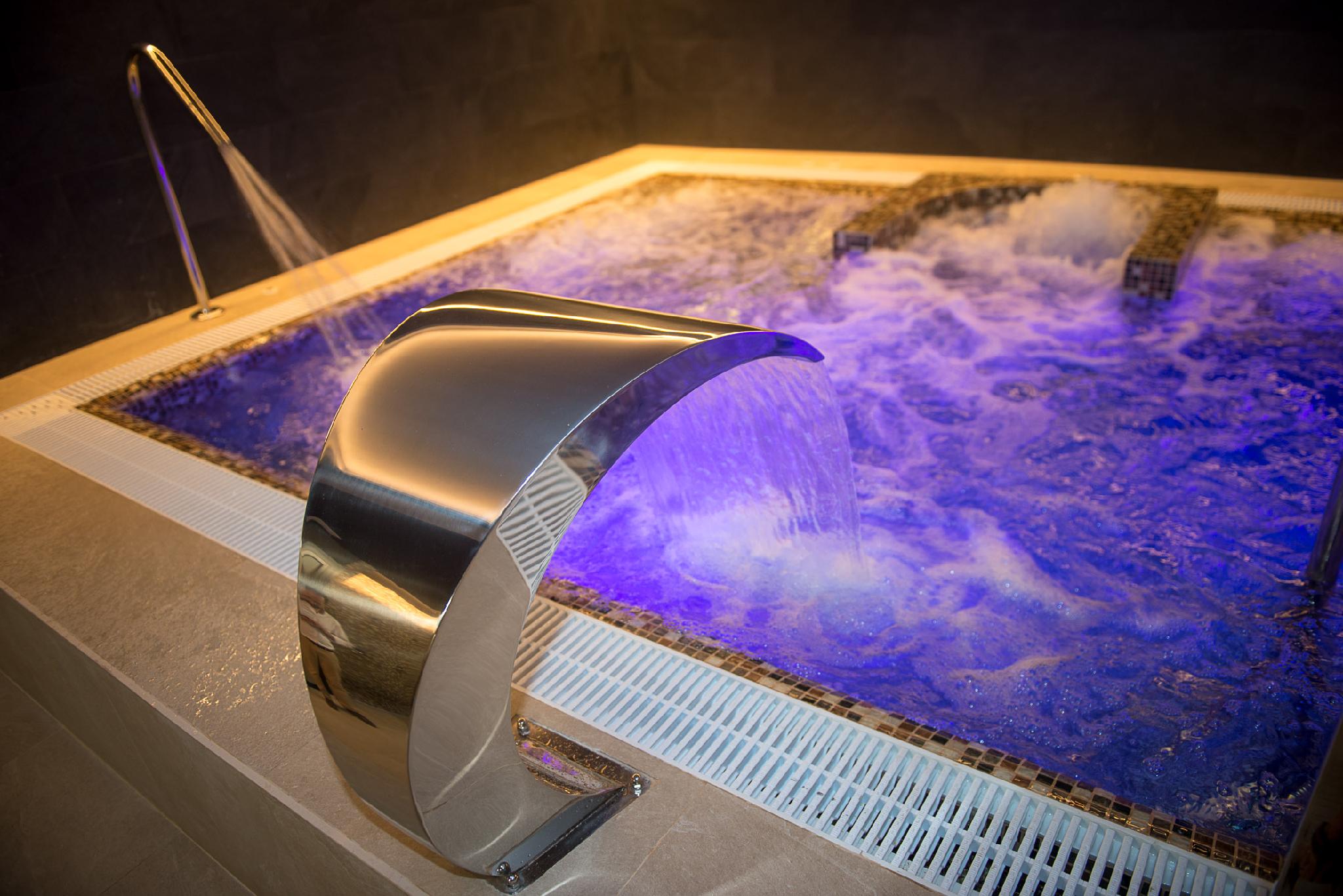 Bồn tắm nước nóng