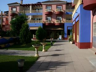 Ngoại cảnh khách sạn