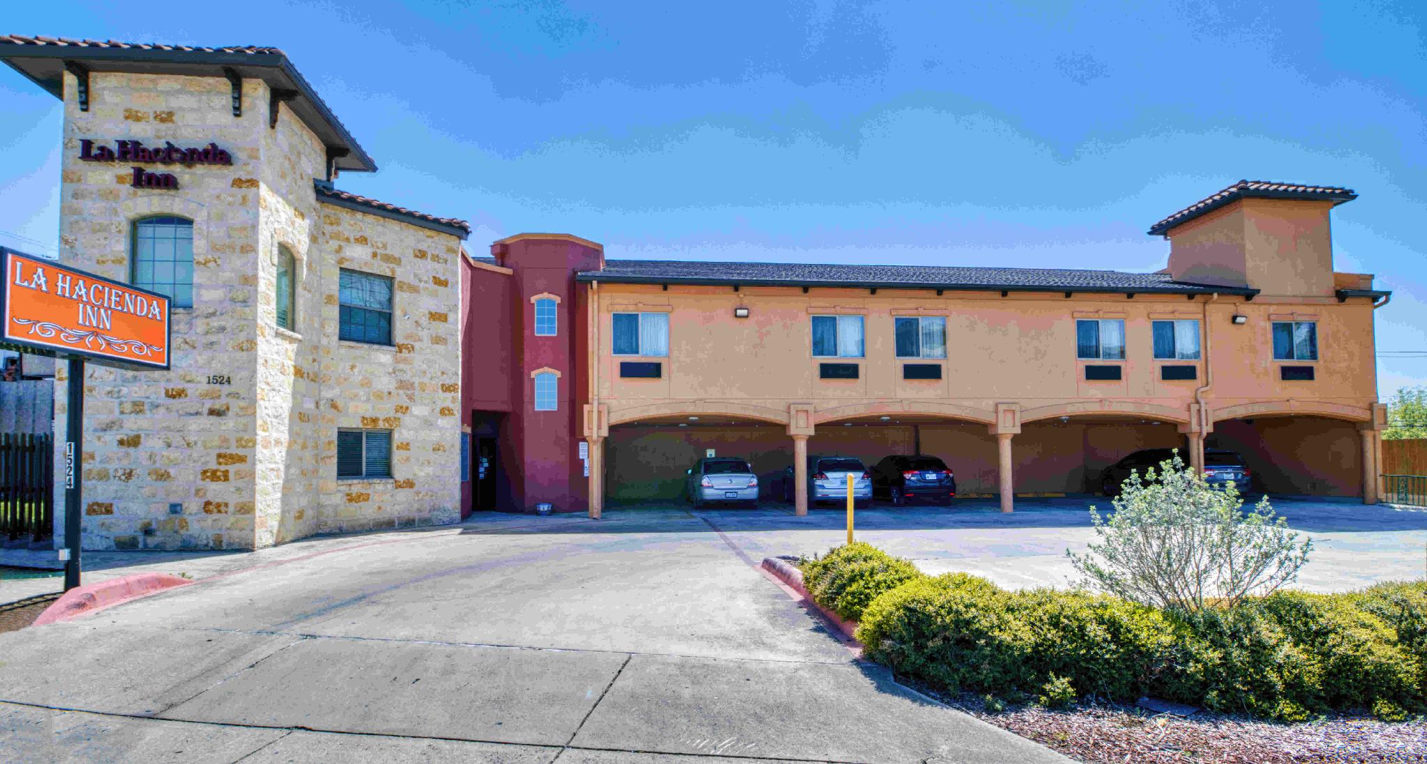 Ngoại cảnh khách sạn