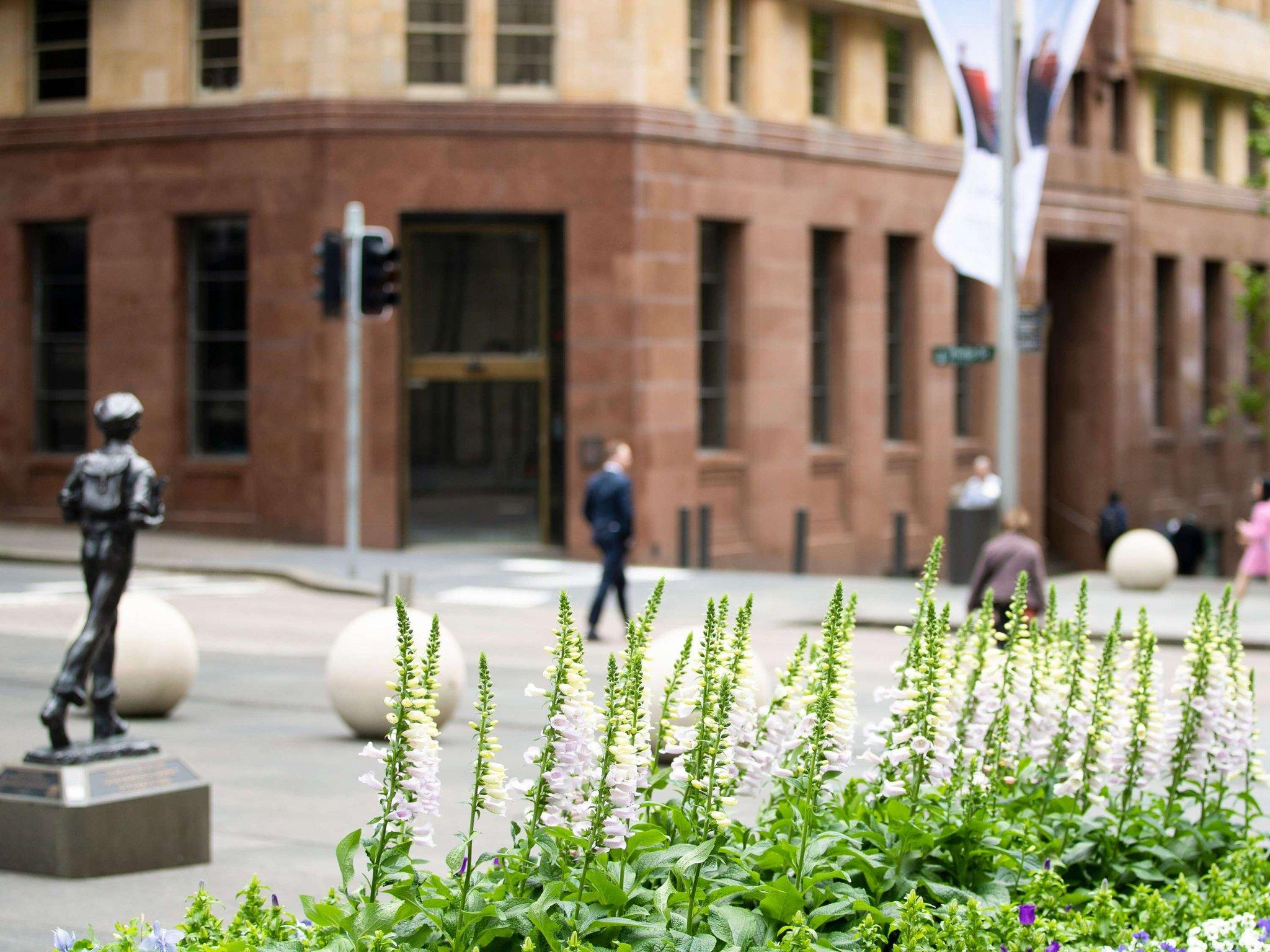 Khu vực xung quanh