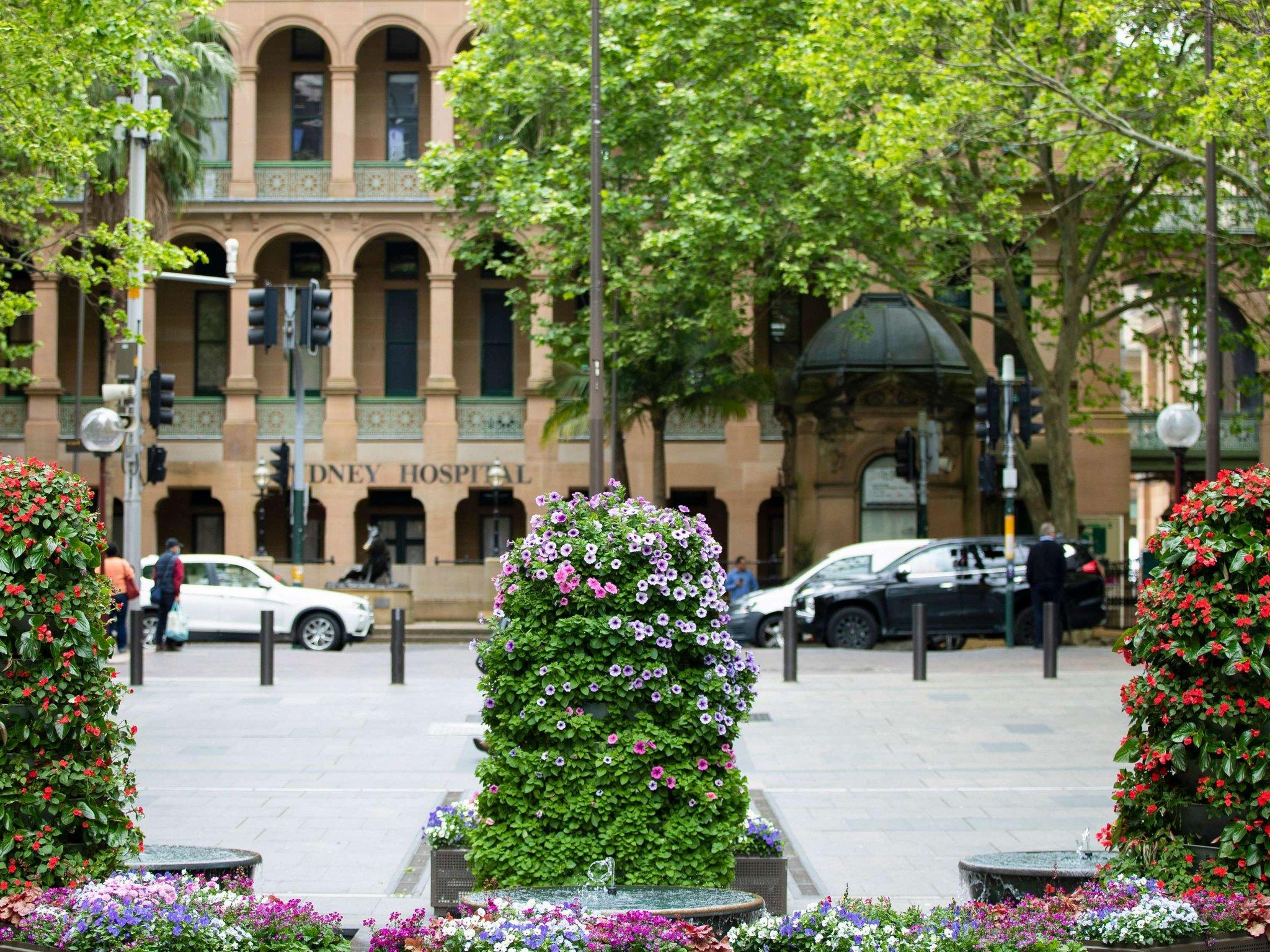 Khu vực xung quanh