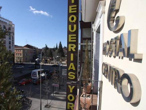 Ngoại cảnh khách sạn