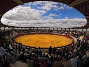 Khu vực xung quanh