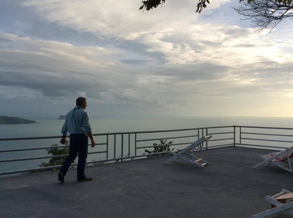 Khu vực xung quanh