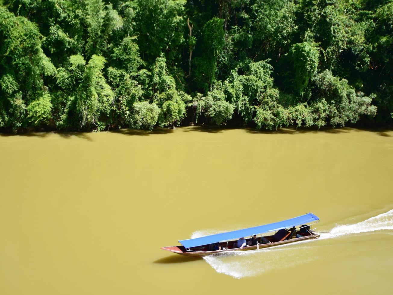 Khu vực xung quanh