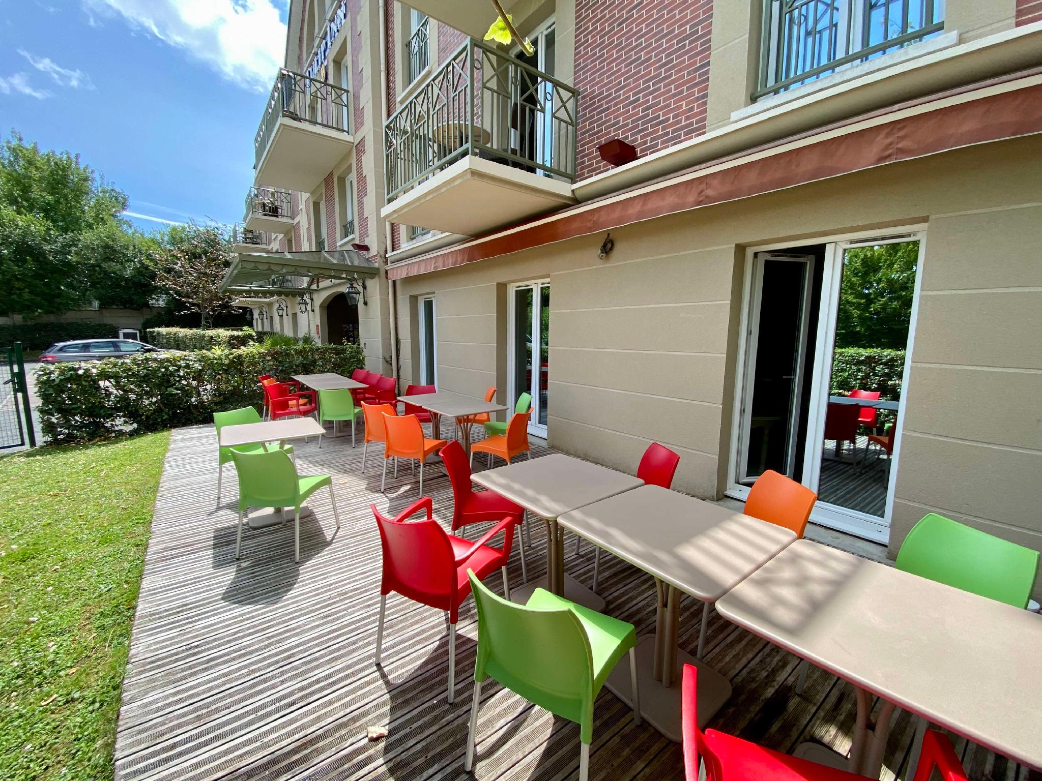 Ngoại cảnh khách sạn