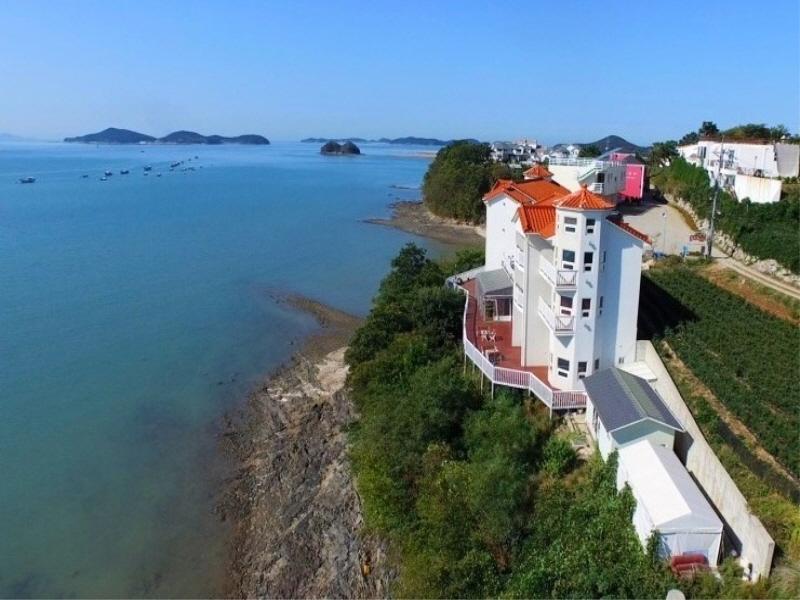 Ngoại cảnh khách sạn