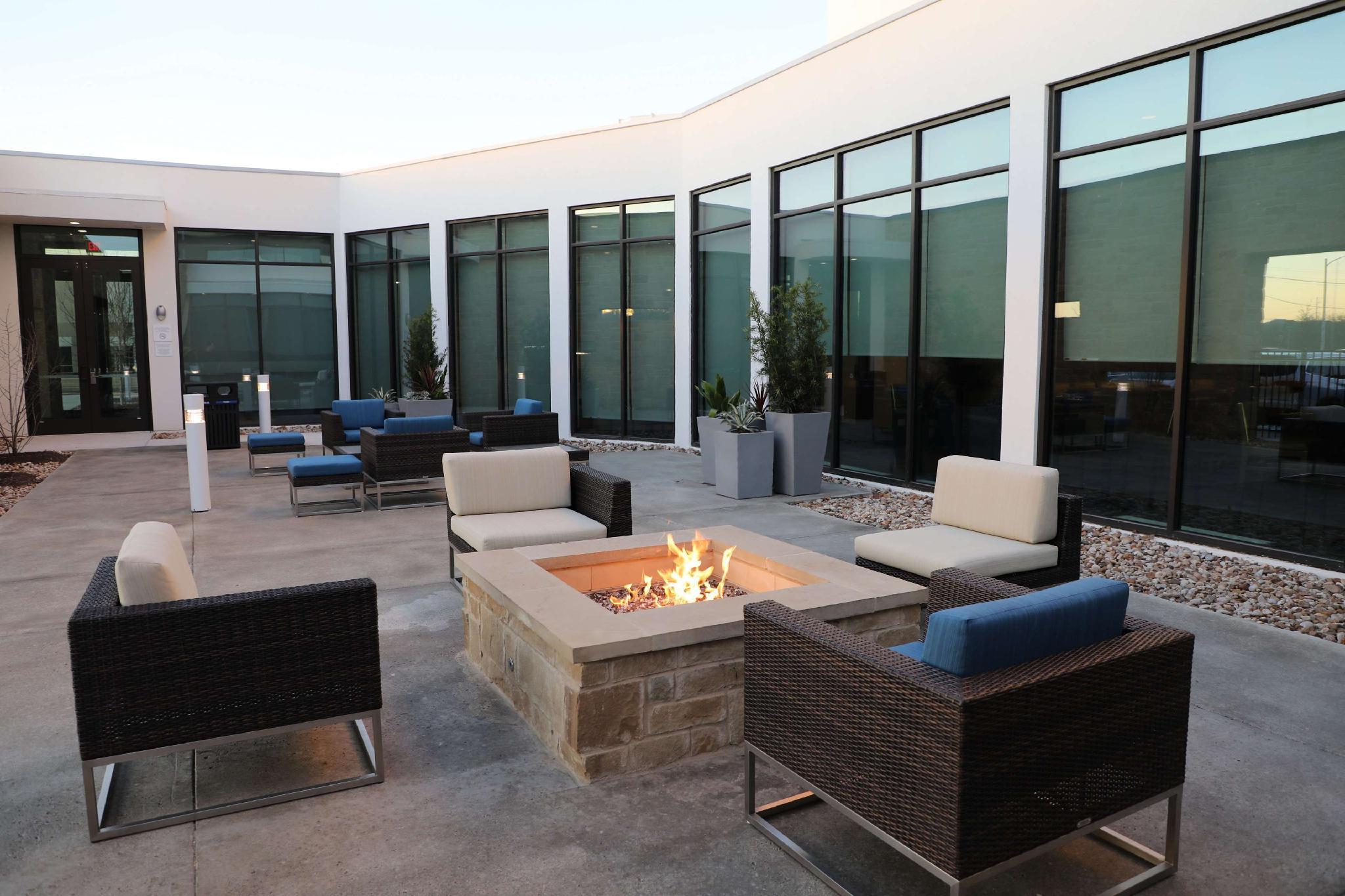 Ngoại cảnh khách sạn