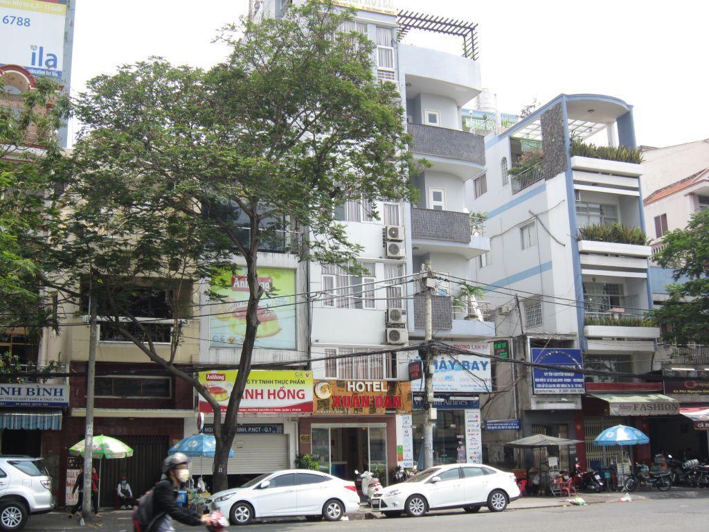 Khu vực xung quanh