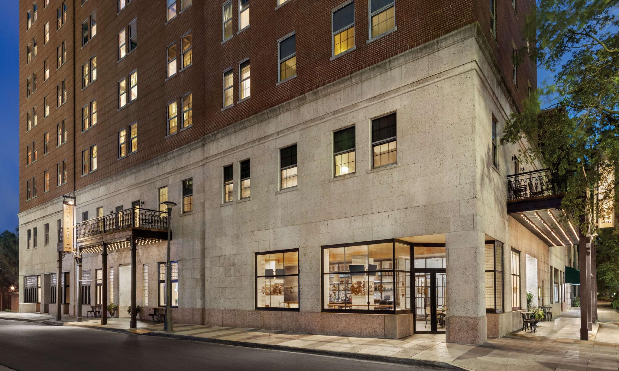 Ngoại cảnh khách sạn