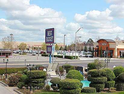 Ngoại cảnh khách sạn