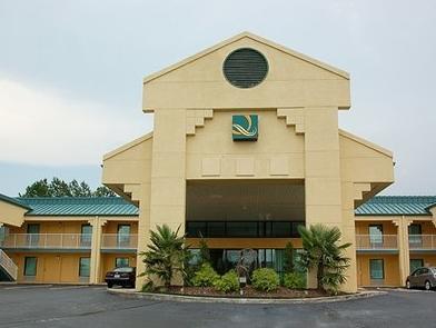 Ngoại cảnh khách sạn