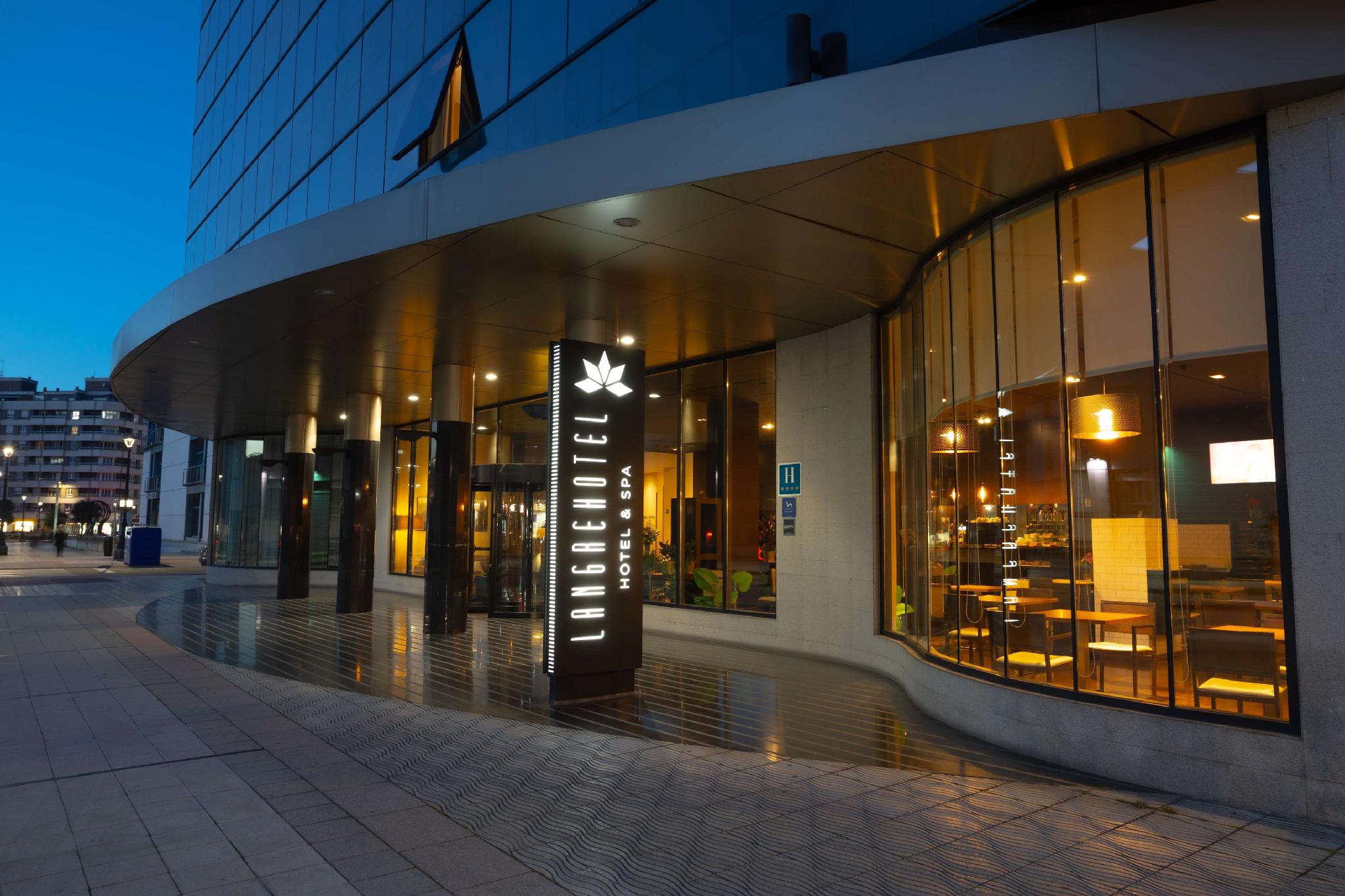 Ngoại cảnh khách sạn