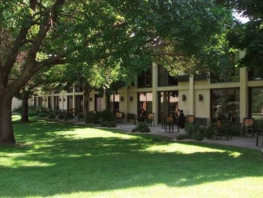 Ngoại cảnh khách sạn