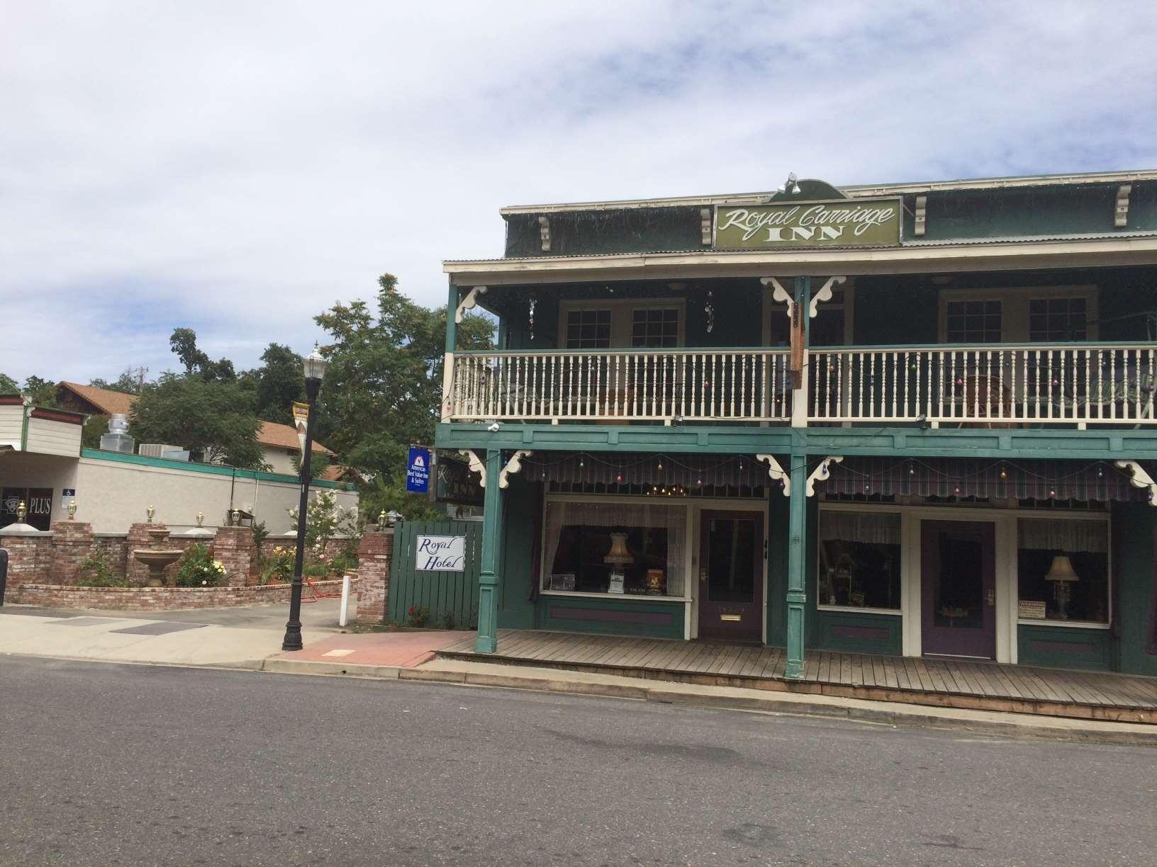 Ngoại cảnh khách sạn