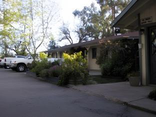 Khu vực xung quanh