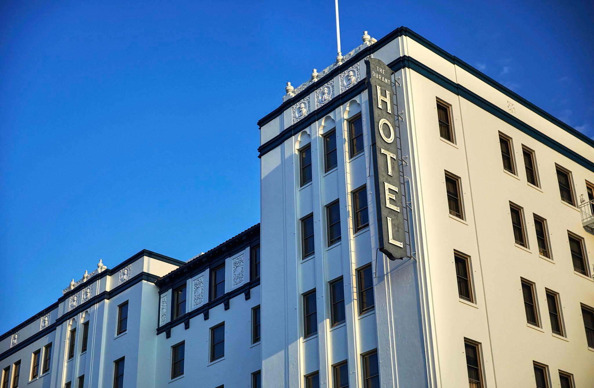 Ngoại cảnh khách sạn