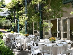 Ngoại cảnh khách sạn