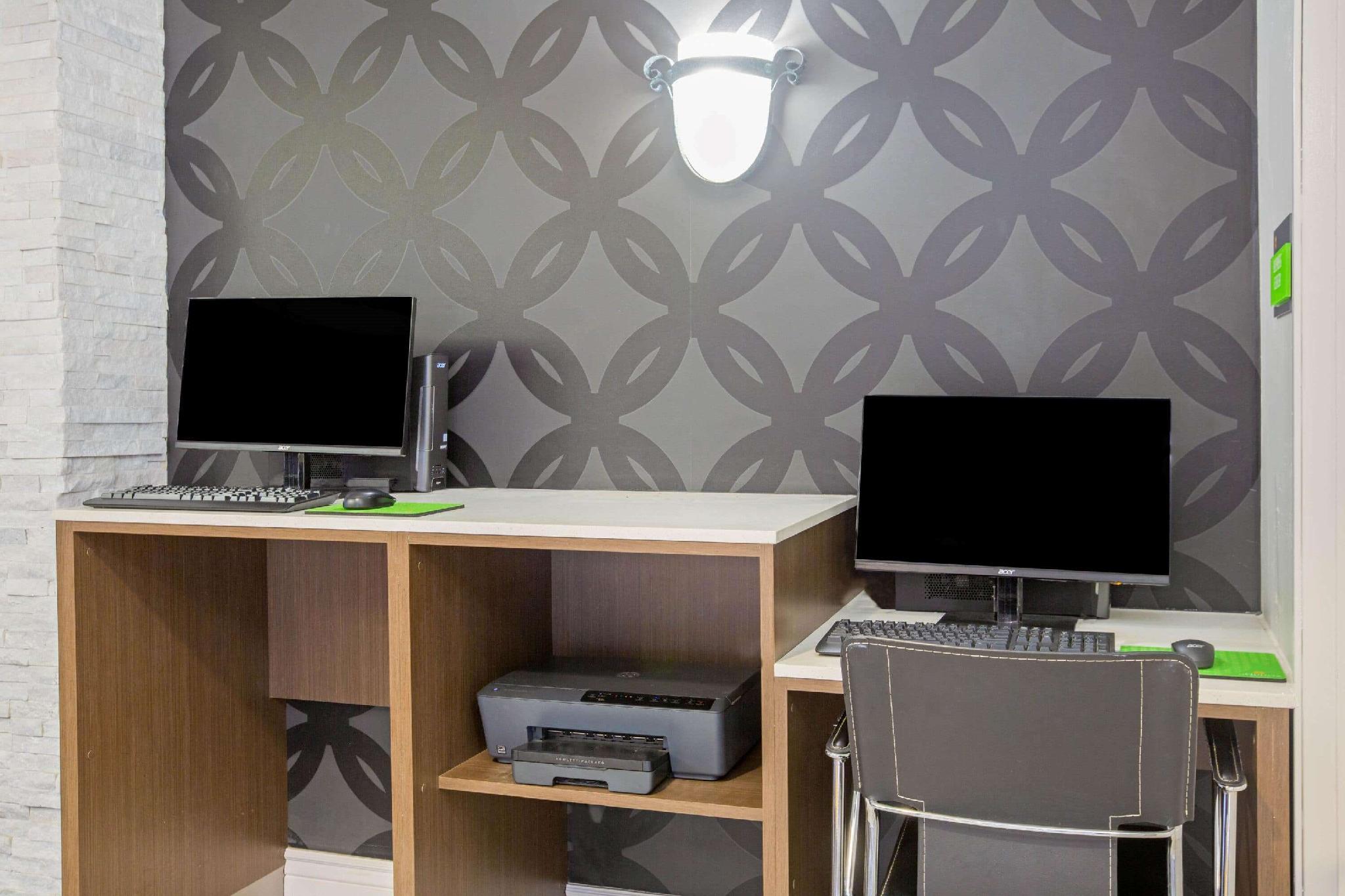 Trung tâm hội nghị