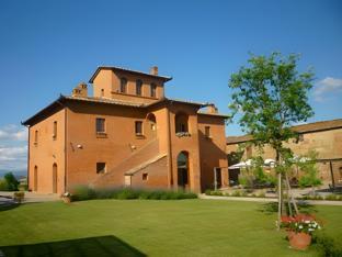 Ngoại cảnh khách sạn