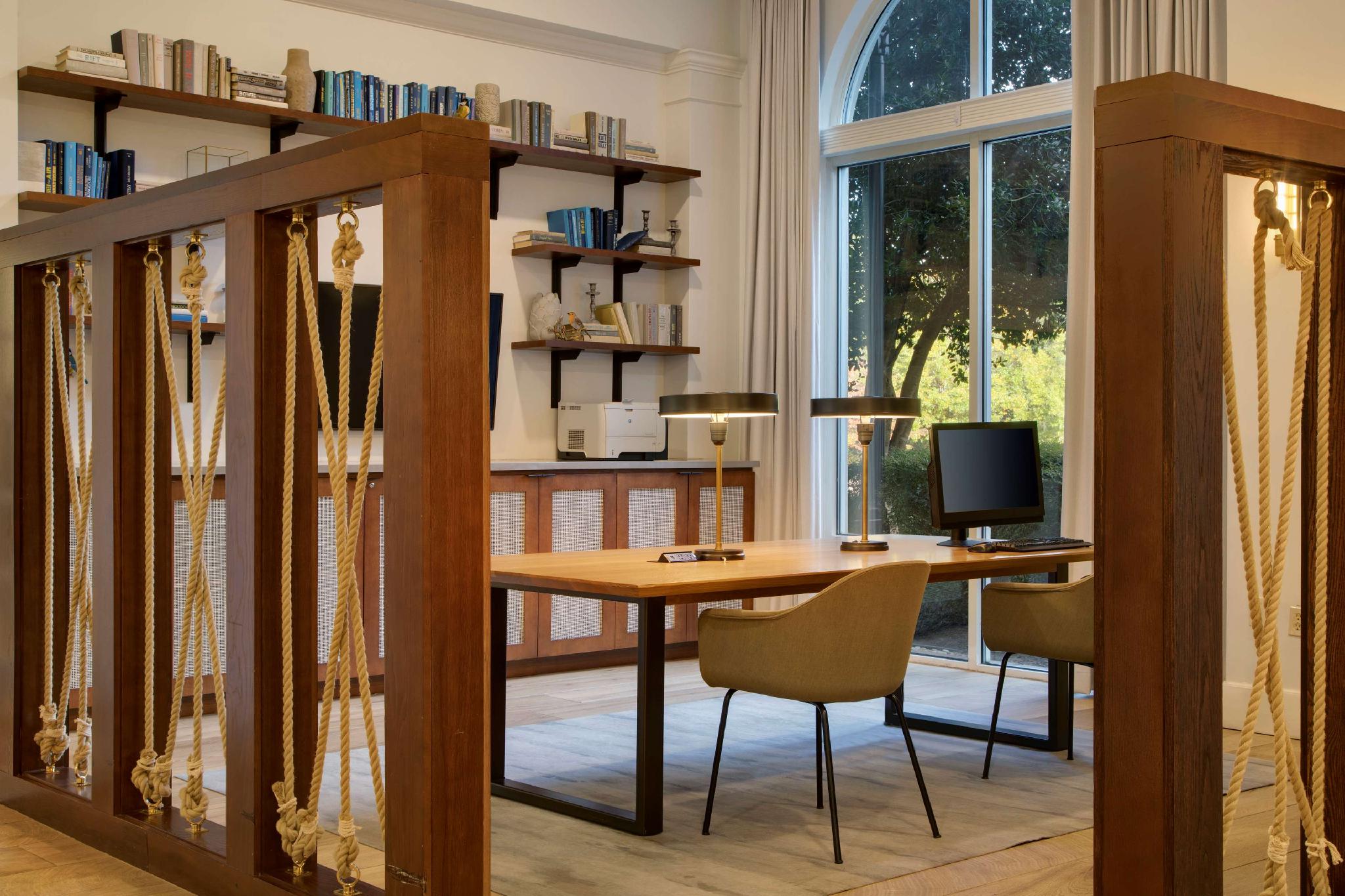 Trung tâm hội nghị