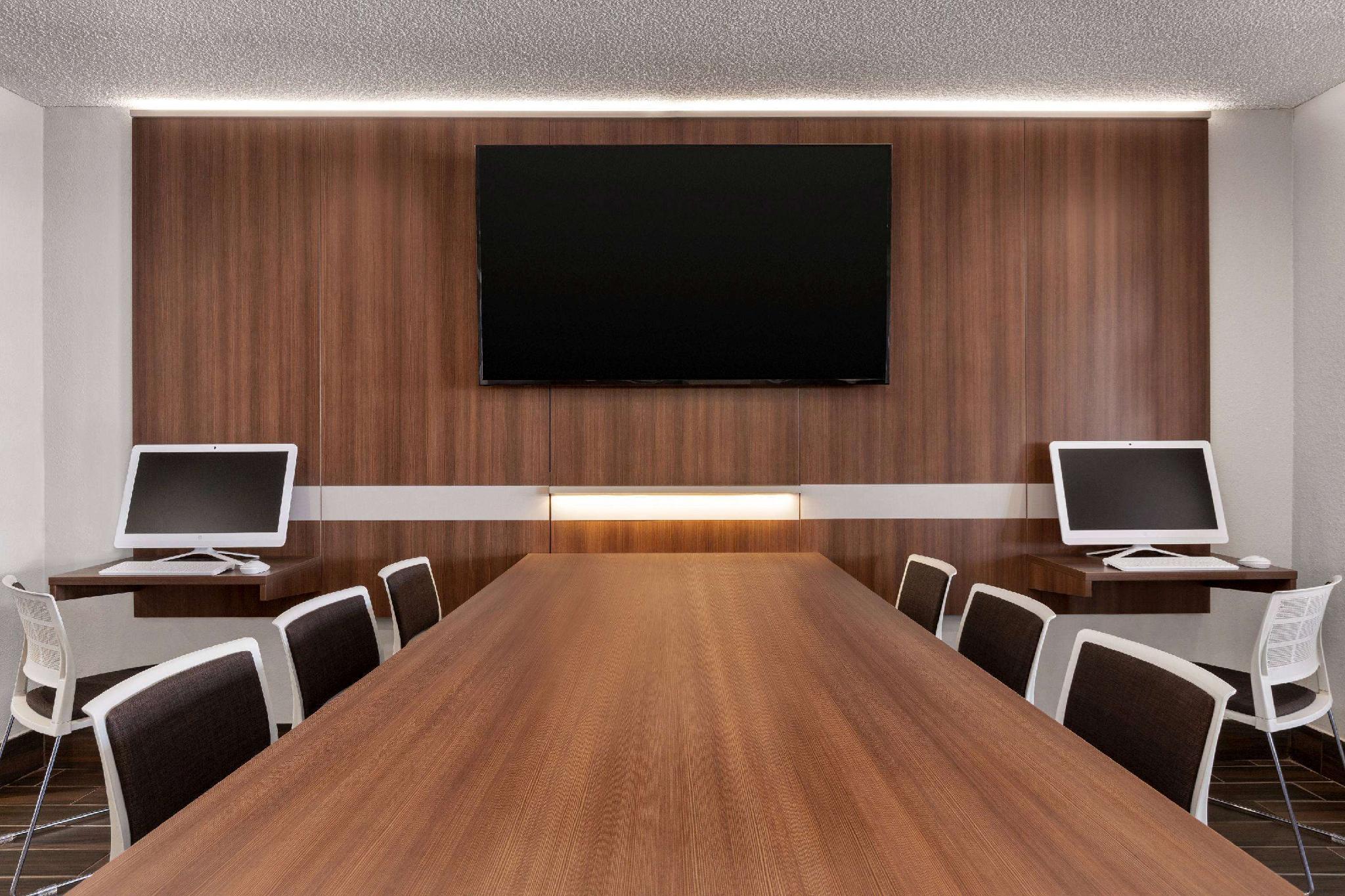 Trung tâm hội nghị