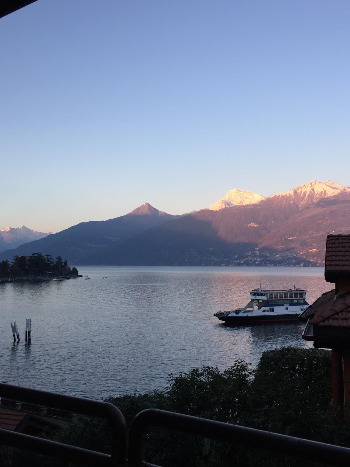 Khu vực xung quanh