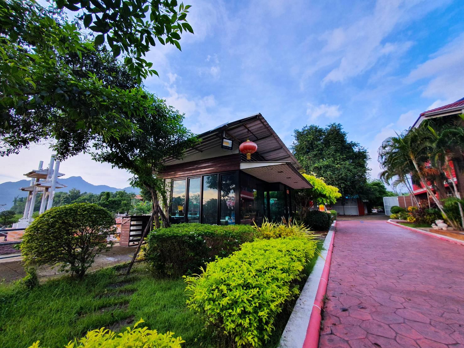 Ngoại cảnh khách sạn