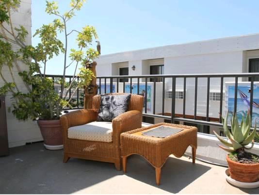 Khu vực xung quanh