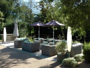 Khu vực xung quanh