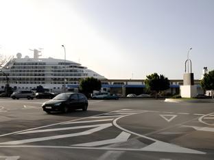 Khu vực xung quanh