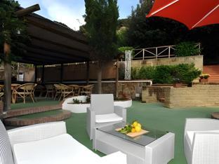 Khu vực xung quanh