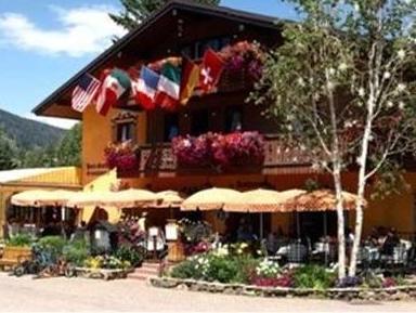 Ngoại cảnh khách sạn