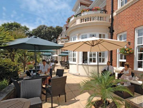 Ngoại cảnh khách sạn