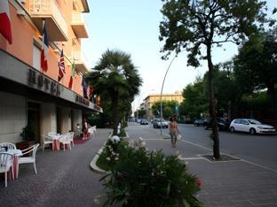 Ngoại cảnh khách sạn